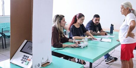 Justi&ccedil;a Eleitoral come&ccedil;a a convocar mes&aacute;rios para as elei&ccedil;&otilde;es de 2026