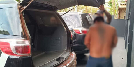 Homem &eacute; condenado a 27 anos por feminic&iacute;dio e disparos contra policiais