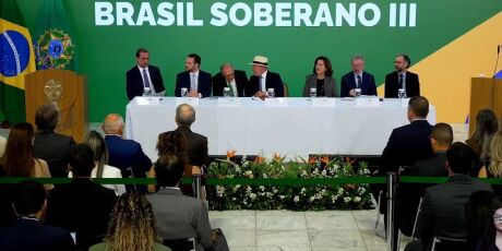Lula diz que Brasil tem condi&ccedil;&otilde;es de sair fortalecido da crise comercial com os EUA