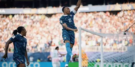 Com gol de p&ecirc;nalti, Paraguai cai diante da Fran&ccedil;a e est&aacute; fora da Copa