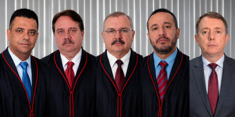 Magistrados investigados por corrup&ccedil;&atilde;o seguem afastados 