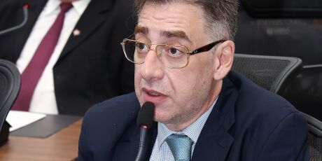 Sem mandato, Neno Razuk "abandonou" comissionados e pode retirar candidatura