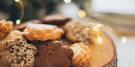 Conhe&ccedil;a a hist&oacute;ria do biscoito e aprenda diferentes preparos doces e salgados
