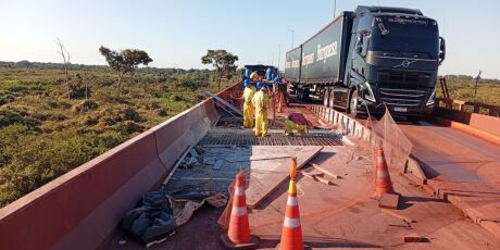 Ponte sobre o Rio Paraguai ficar&aacute; interditada por 2 horas no domingo