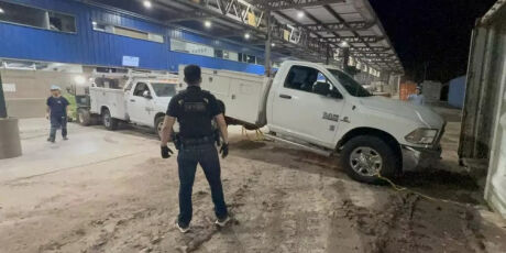 Caminhonete importada dos EUA escondia maconha que seguiria ao Brasil via MS 