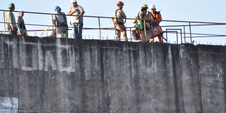 Trabalhadores sofrem intoxica&ccedil;&atilde;o em obra do Belas Artes e resgate mobiliza dezenas de bombeiros