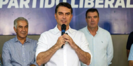 Fl&aacute;vio Bolsonaro lidera com 40%, contra 30% de Lula, em Mato Grosso do Sul