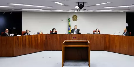 Dino e Moraes defendem rediscutir dispensa de diploma para jornalista