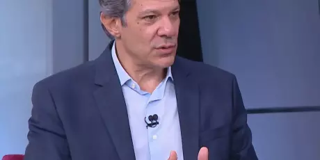 H&aacute; crise de sarampo porque a turma do Tarc&iacute;sio fala mal de vacina, diz Haddad