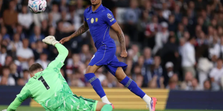Em duelo de ex-t&eacute;cnicos do Real Madrid, Chelsea derrota o Fulham com gol de Jo&atilde;o Pedro aos 31s