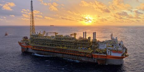 Navio-plataforma da Petrobras atinge produ&ccedil;&atilde;o m&aacute;xima no pr&eacute;-sal
