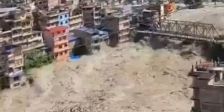 Ao menos 95 morrem em inunda&ccedil;&otilde;es no Nepal; pelo menos 384 turistas est&atilde;o desaparecidos