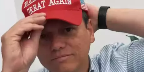 Tarc&iacute;sio diz que n&atilde;o colocaria o bon&eacute; de Trump novamente