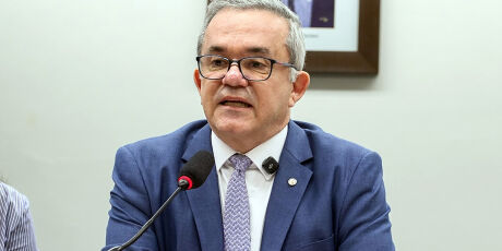 Vander sustenta ser o maior beneficiado com desist&ecirc;ncia de Nelsinho &agrave; reelei&ccedil;&atilde;o