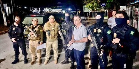 V&iacute;deo: a caminho de Campo Grande, Neno Razuk &eacute; entregue &agrave; PF em Corumb&aacute;