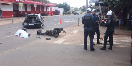 Motorista embriagado provoca morte de motociclista em frente a bar 