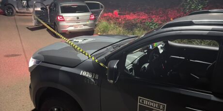 Choque aborda carro de aplicativo, suspeito reage e passageiro morre
