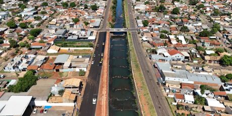 Avenida Ernesto Geisel come&ccedil;a a receber novo asfalto em Campo Grande