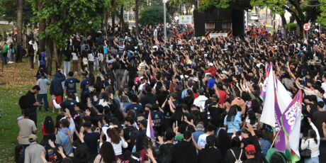 Marcha para Jesus re&uacute;ne milhares de fi&eacute;is e organiza&ccedil;&atilde;o barra campanha pol&iacute;tica