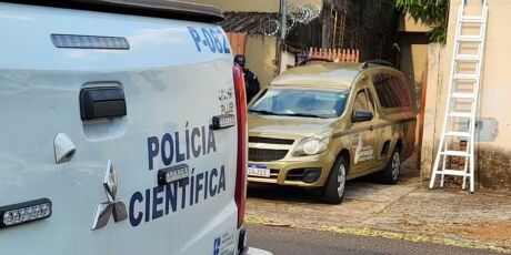 Pol&iacute;cia procura suspeito ap&oacute;s mulher ser encontrada morta pela m&atilde;e em Campo Grande