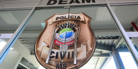 Homem que tentou matar a pr&oacute;pria m&atilde;e a facadas &eacute; preso em Campo Grande