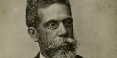 Machado de Assis fez uma reflex&atilde;o de vida que segue atual: "Matamos o tempo; o tempo nos enterra"