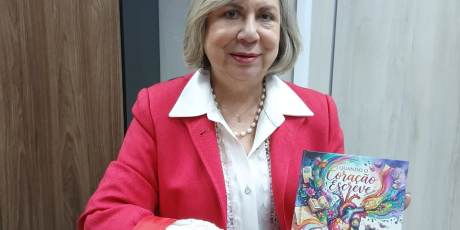 Em novo livro, a escritora Marlene Figueira resgata textos guardados desde a inf&acirc;ncia