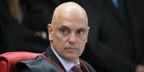 Moraes determina emiss&atilde;o de mandado de pris&atilde;o contra Eduardo Bolsonaro