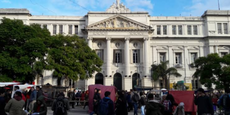 Universidade de Buenos Aires nomeia Messi como doutor honor&aacute;rio: 'Exemplo de excel&ecirc;ncia'
