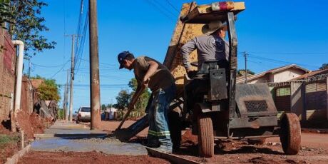 Obra de asfalto em 23 ruas s&atilde;o paralisadas em tr&ecirc;s bairros de Campo Grande