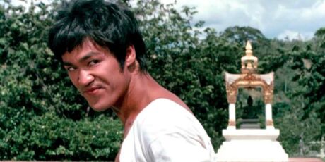 Bruce Lee: "N&atilde;o temo quem treinou dez mil chutes uma vez, temo aquele que treinou um dez mil vezes"