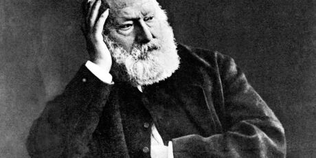 Victor Hugo: "Enquanto houver ignor&acirc;ncia e mis&eacute;ria, livros desta natureza n&atilde;o ser&atilde;o in&uacute;teis"