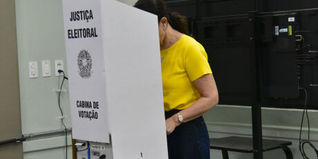 Dez cidades de MS amanhecem sem energia, mas vota&ccedil;&atilde;o come&ccedil;a normalmente