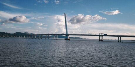 Parece imposs&iacute;vel: a maior ponte do mundo se estende por 164 km sobre &aacute;reas alagadas