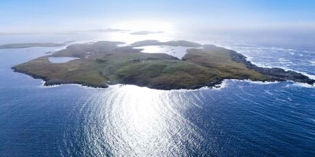 Ilha particular de 110 hectares com dois lagos est&aacute; &agrave; venda pelo pre&ccedil;o de um apartamento de luxo