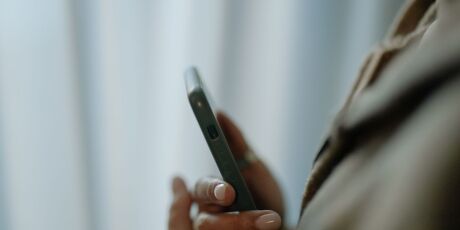 Posso levar o celular para votar? Veja o que &eacute; permitido na cabine de vota&ccedil;&atilde;o
