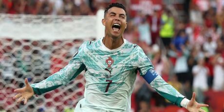 Cristiano Ronaldo abre o jogo sobre briga com Jorge Jesus e se compara a Pel&eacute; e Maradona