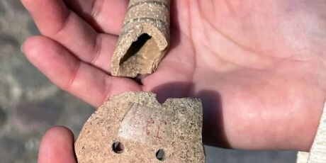 Encontrado na S&iacute;ria, poss&iacute;vel brinquedo mais antigo da hist&oacute;ria surpreende arque&oacute;logos
