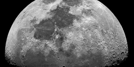 NASA observa a Lua e encontra uma nova cratera com 222 metros de di&acirc;metro