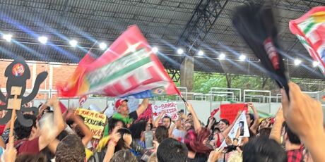 Estudantes da UFMS fazem manifesta&ccedil;&atilde;o em apoio a Lula em Campo Grande