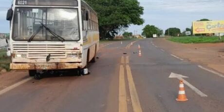 Adolescente de 16 anos morre ap&oacute;s moto colidir com &ocirc;nibus em rodovia de MS
