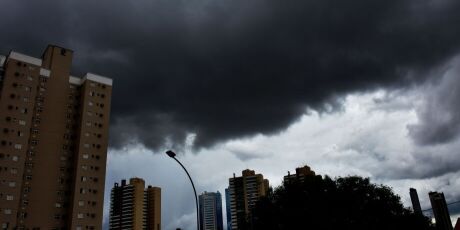 Ap&oacute;s calor de 33&deg;C, Campo Grande ter&aacute; temporais e m&iacute;nima de 16&deg;C