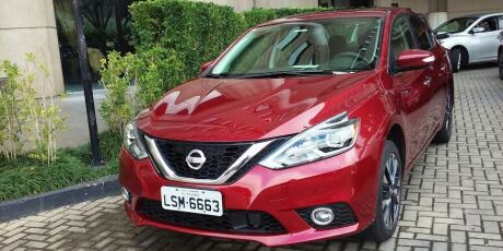 Nissan renova Sentra para tirar a "cara de tioz&atilde;o"