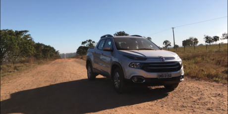"Comendo poeira"  com a Fiat Toro