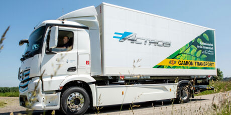 Mercedes-Benz Actros el&eacute;trico &eacute; testado por clientes h&aacute; mais de um ano na Europa