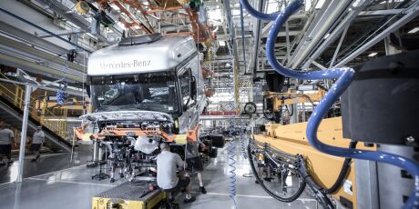 Mercedes-Benz comemora seus sessenta e cinco anos de Brasil