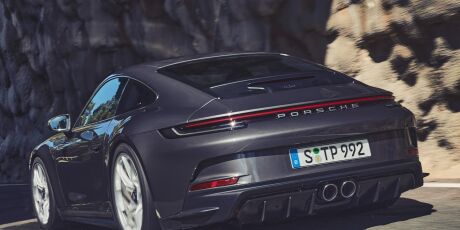 Porsche 911 GT3 com pacote Touring desembarca no Brasil