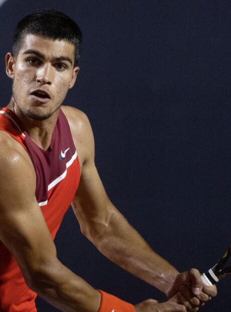 Alcaraz vira sobre Djokovic, leva o Australian Open e fecha o ciclo de Grand Slams aos 22 anos