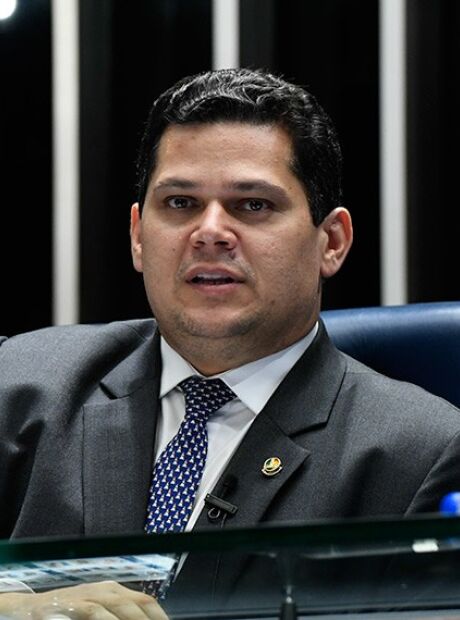 Prerrogativa de escolher indicado ao STF é do Senado, diz Alcolumbre 