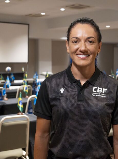 Jogador do Bragantino pede desculpas ap&oacute;s fala machista contra &aacute;rbitra de MS